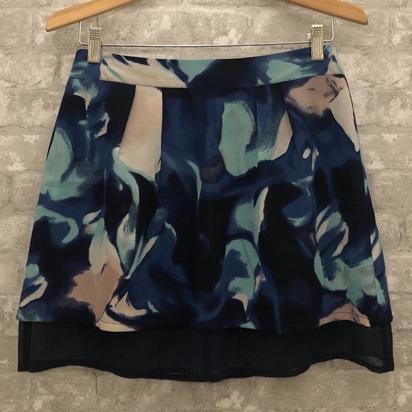 Vero Moda Blue Floral Mini Skirt Size 38 - like new - Picture 1 of 5